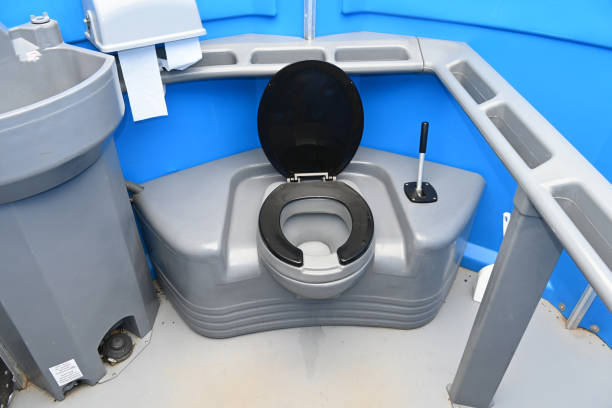 Best Portable toilet rental cost  in Pleasantville, IA